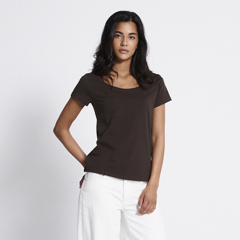 Basic scoop neck tee "Filippa" Brown